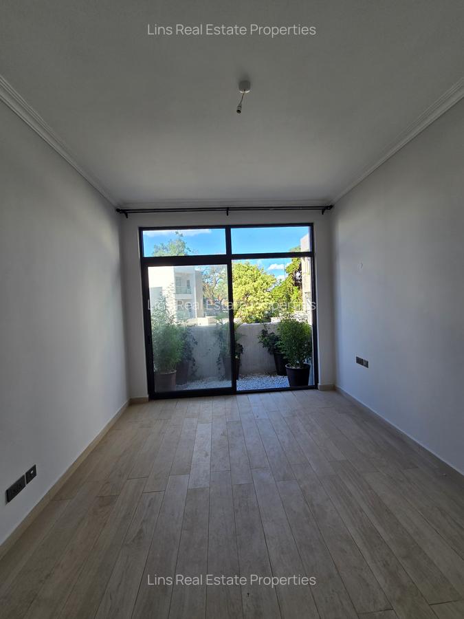 5 Bed Townhouse with En Suite in Lavington - 15