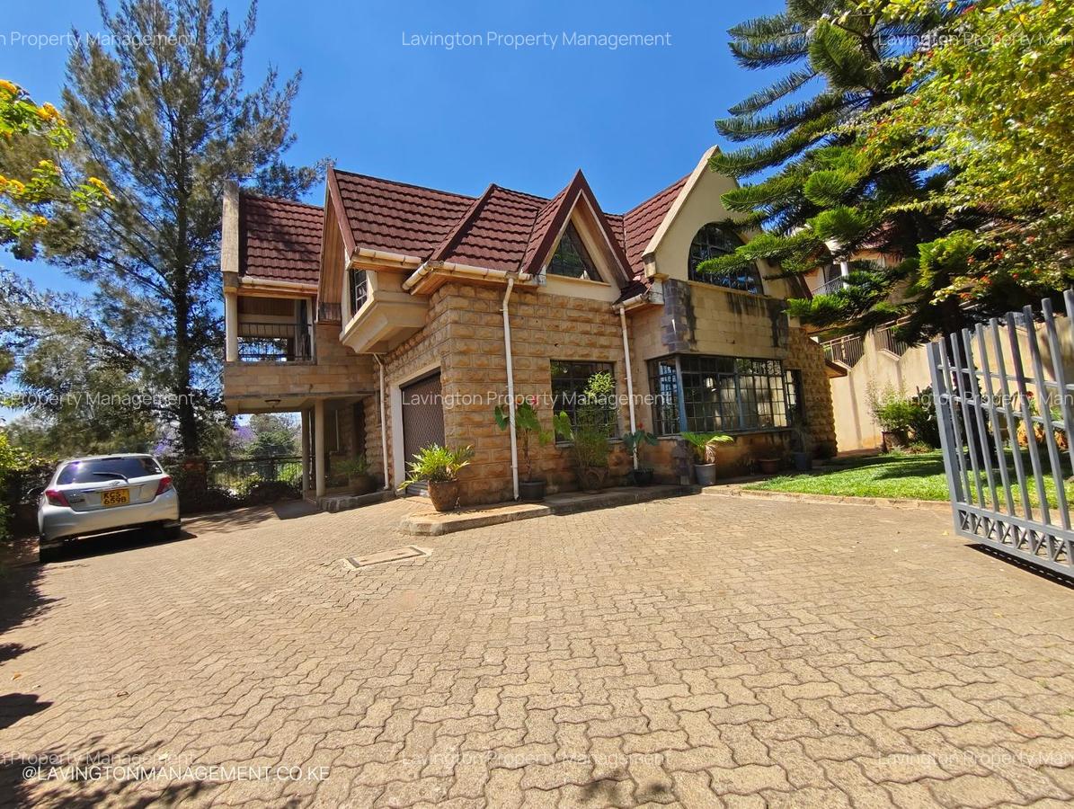 5 Bed Townhouse with En Suite at Lavington Green - 14