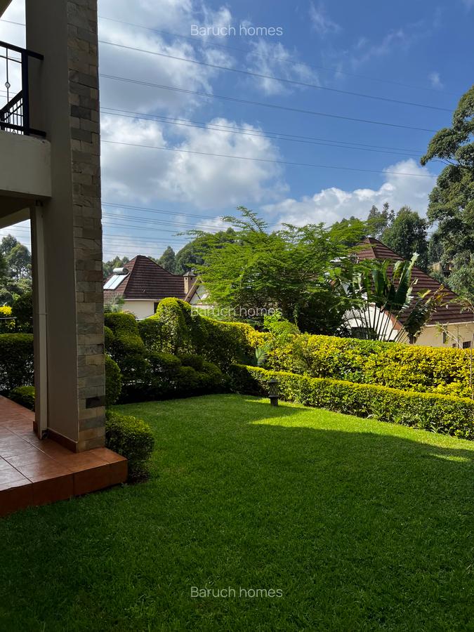 4 Bed Villa with En Suite in Redhill - 4