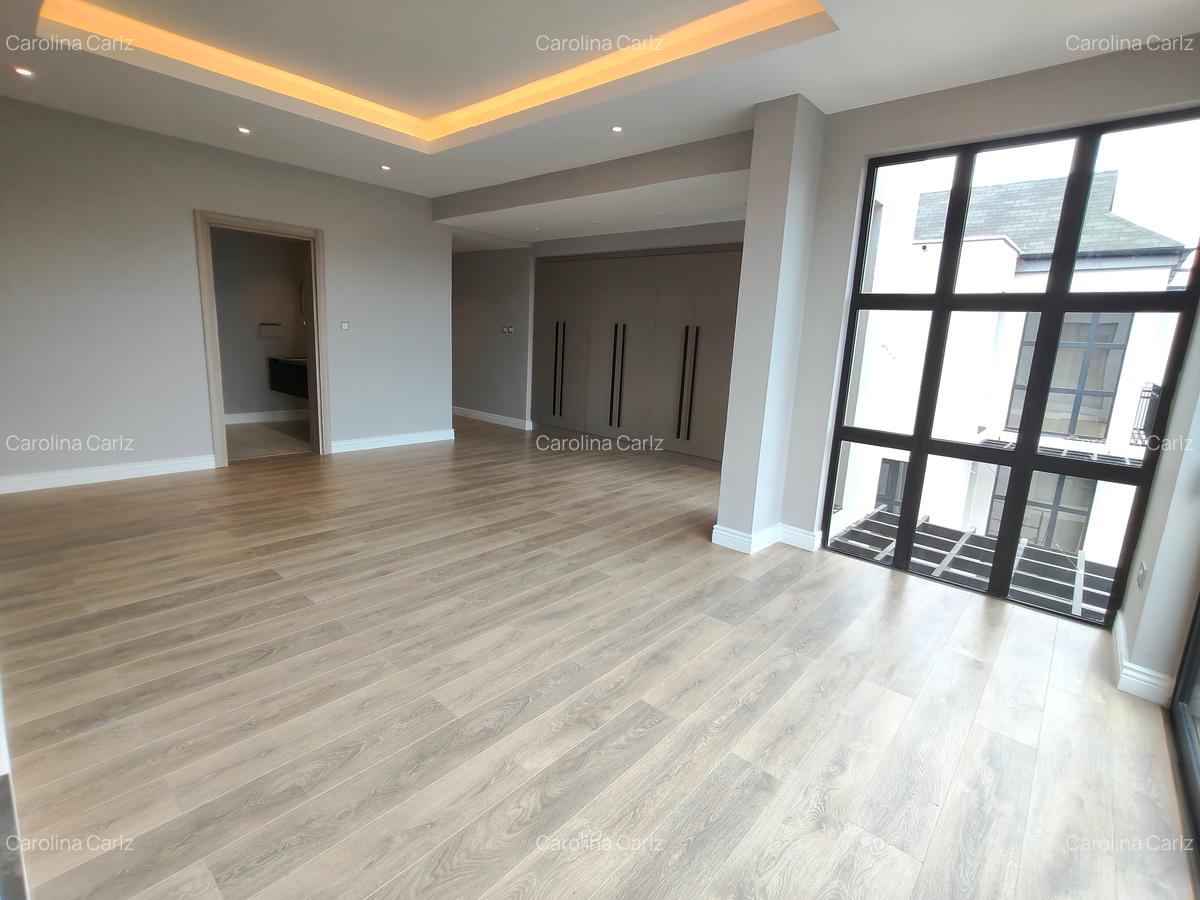 4 Bed Townhouse with En Suite at Runda - 12