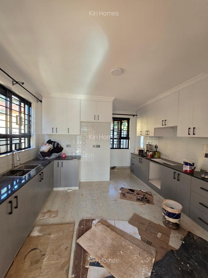 5 Bed Townhouse with En Suite in Karen - 12