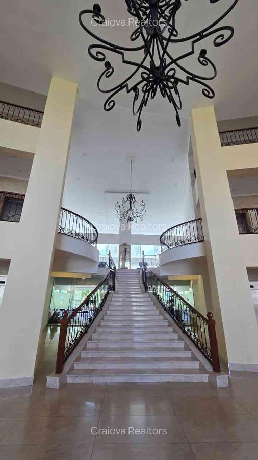 2 Bed Apartment with En Suite at City Drive - 5