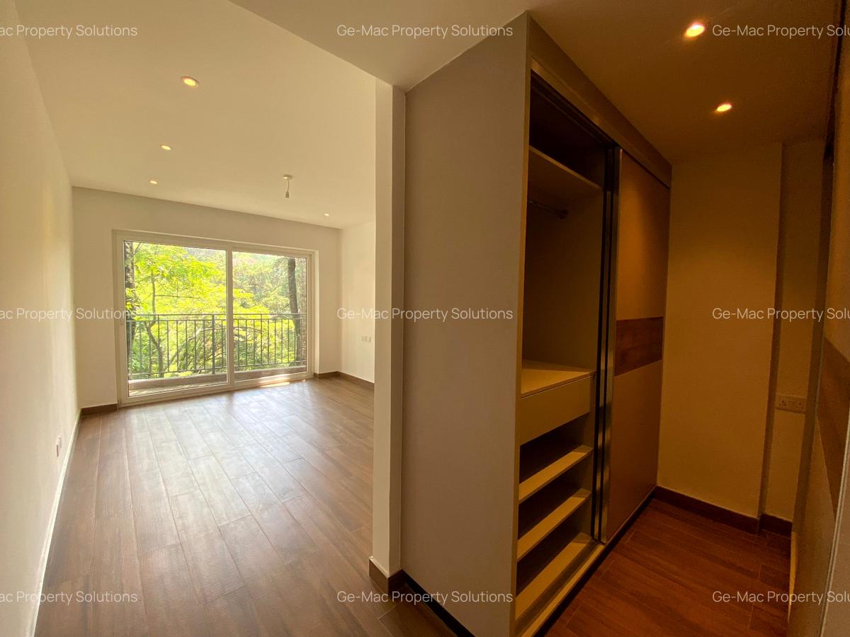 5 Bed Apartment with En Suite in General Mathenge - 13