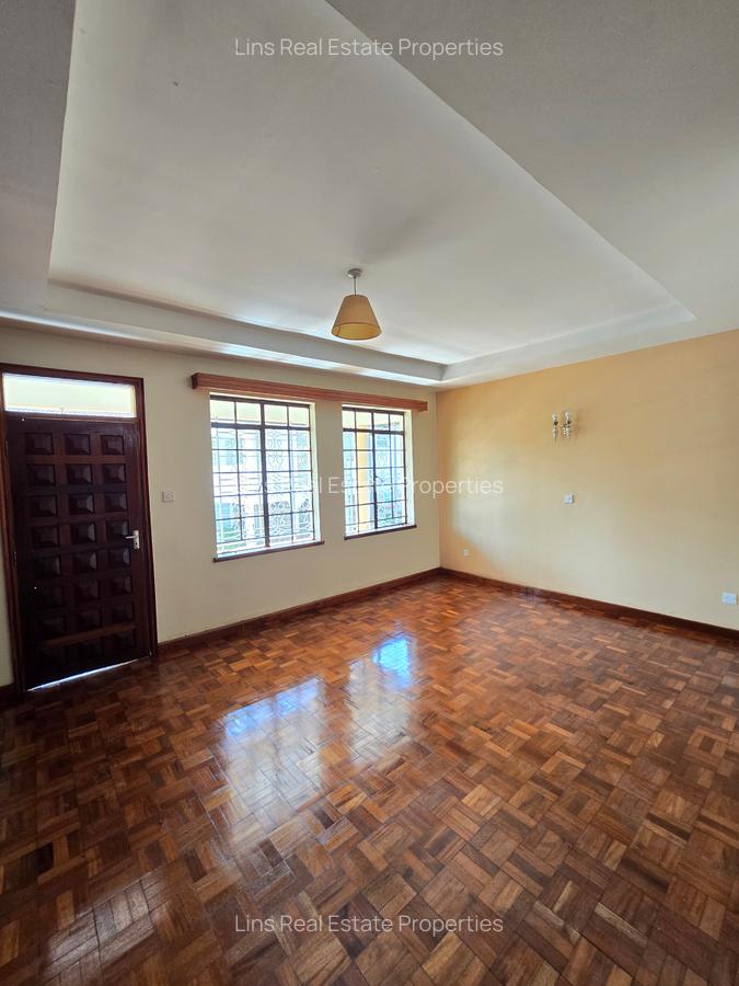 5 Bed House with En Suite in Runda - 20