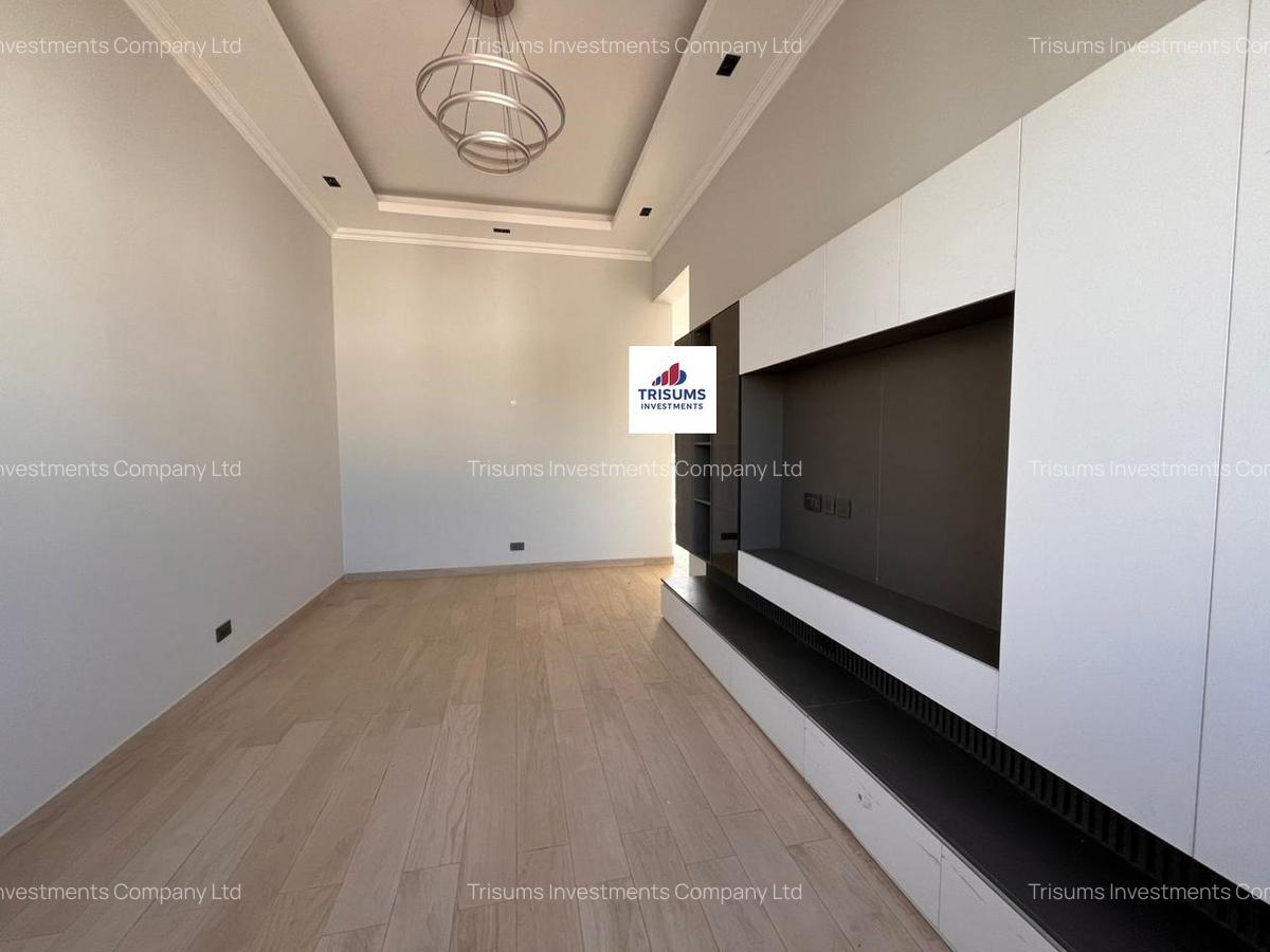 5 Bed Townhouse with En Suite in Lavington - 8