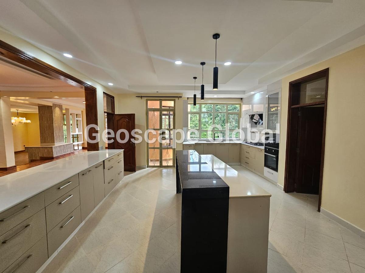 3 Bed Apartment with En Suite in Nyari - 14