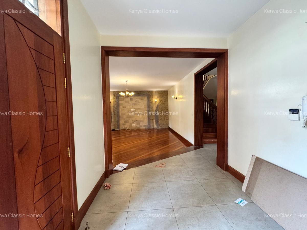 5 Bed Villa with En Suite at Lavington - 14