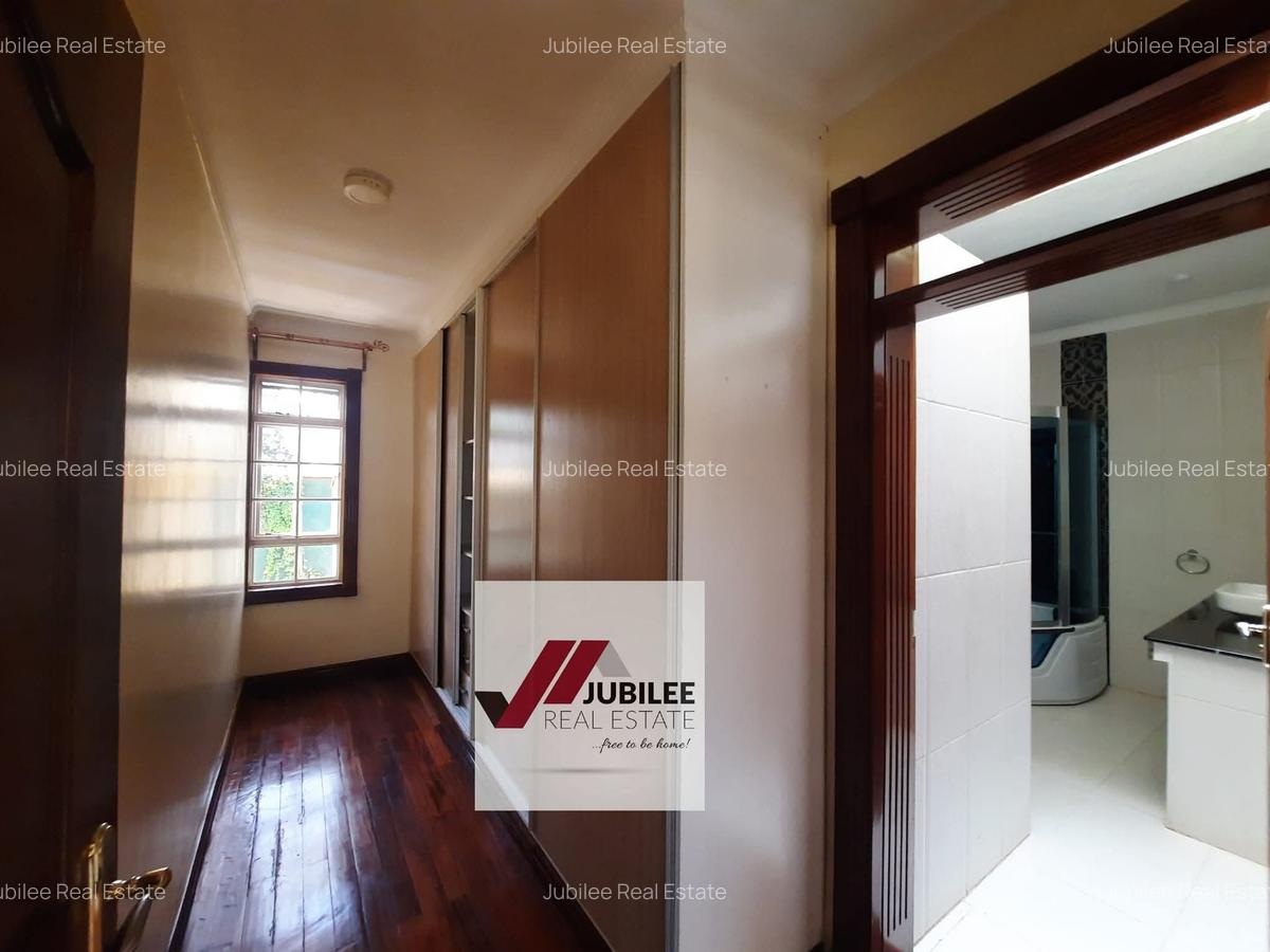 4 Bed Villa in Westlands Area - 16