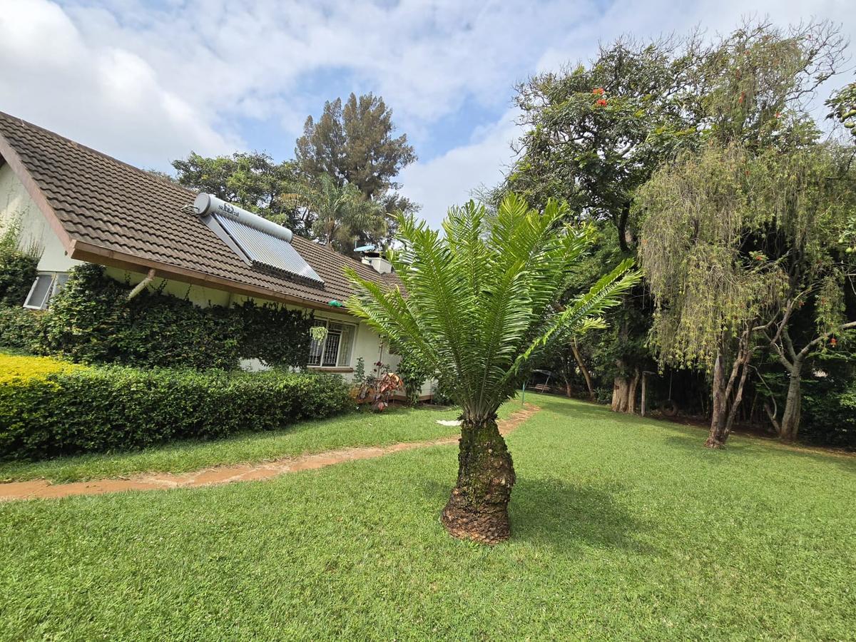 4 Bed House with En Suite at Lavington - 6