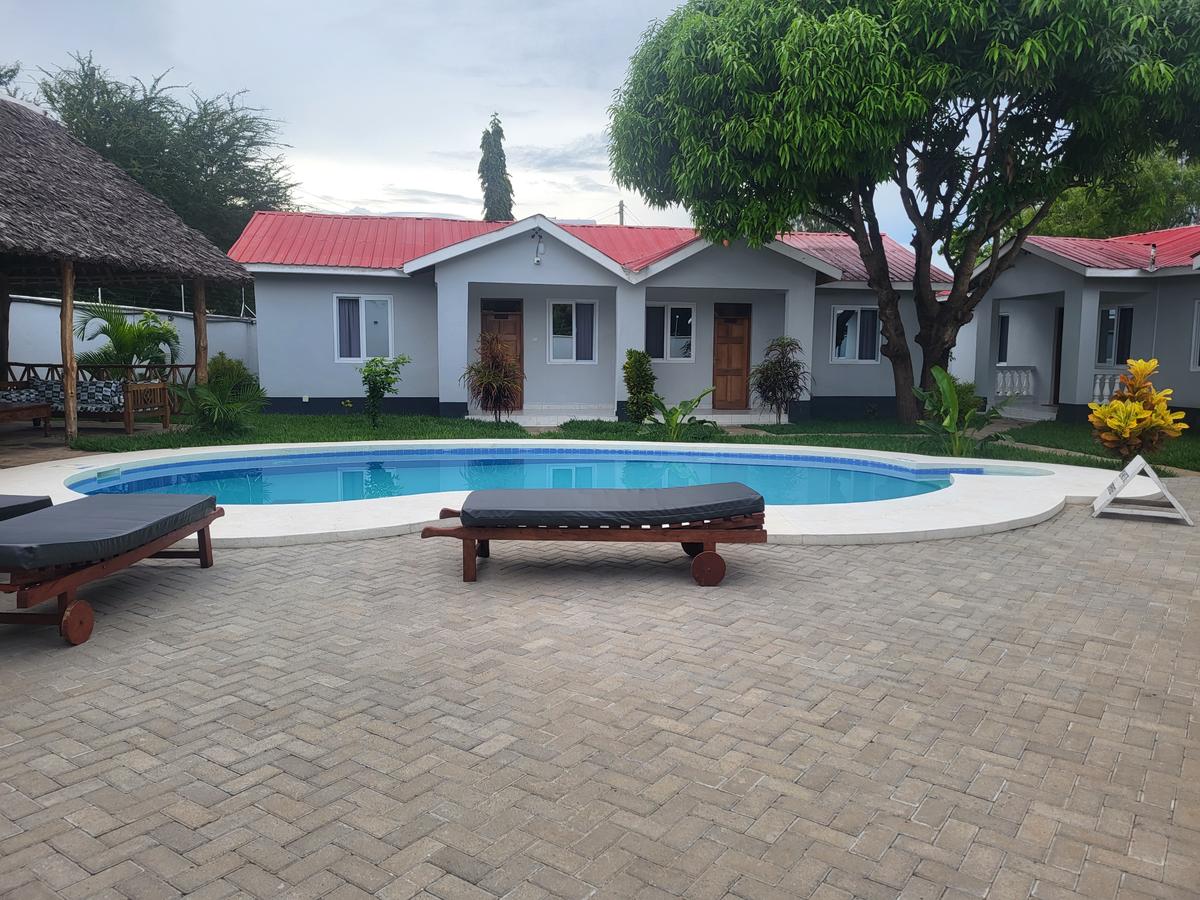 Serviced 1 Bed Apartment with En Suite in Diani - 1