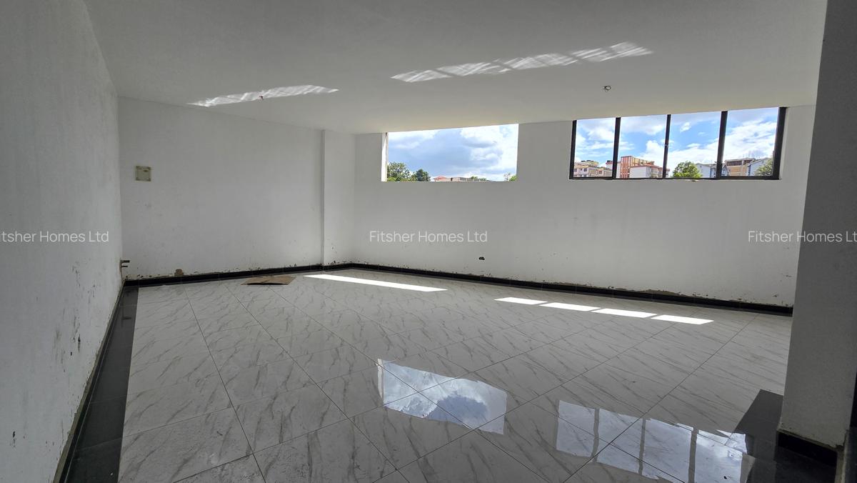 Shop with Service Charge Included in Ruaka - 11