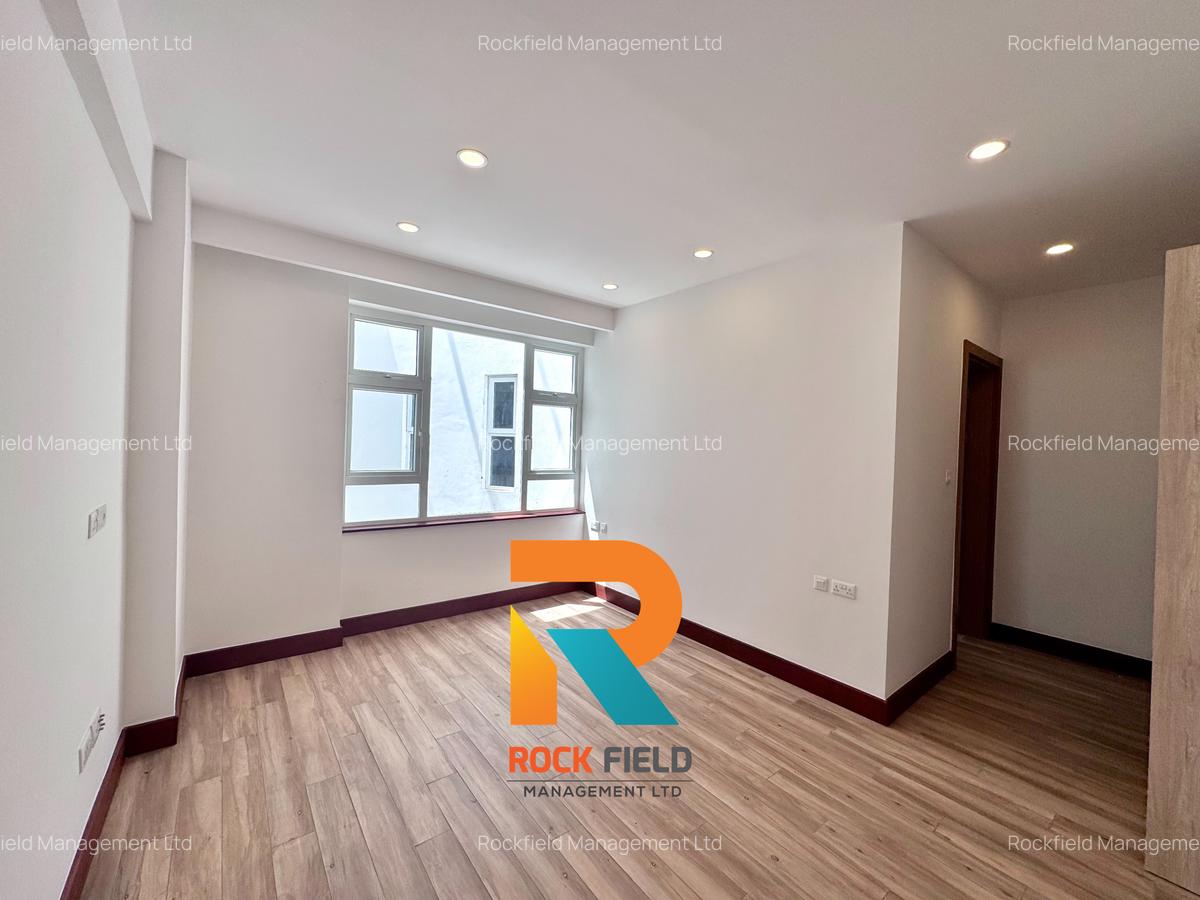 3 Bed Apartment with En Suite in Parklands - 14