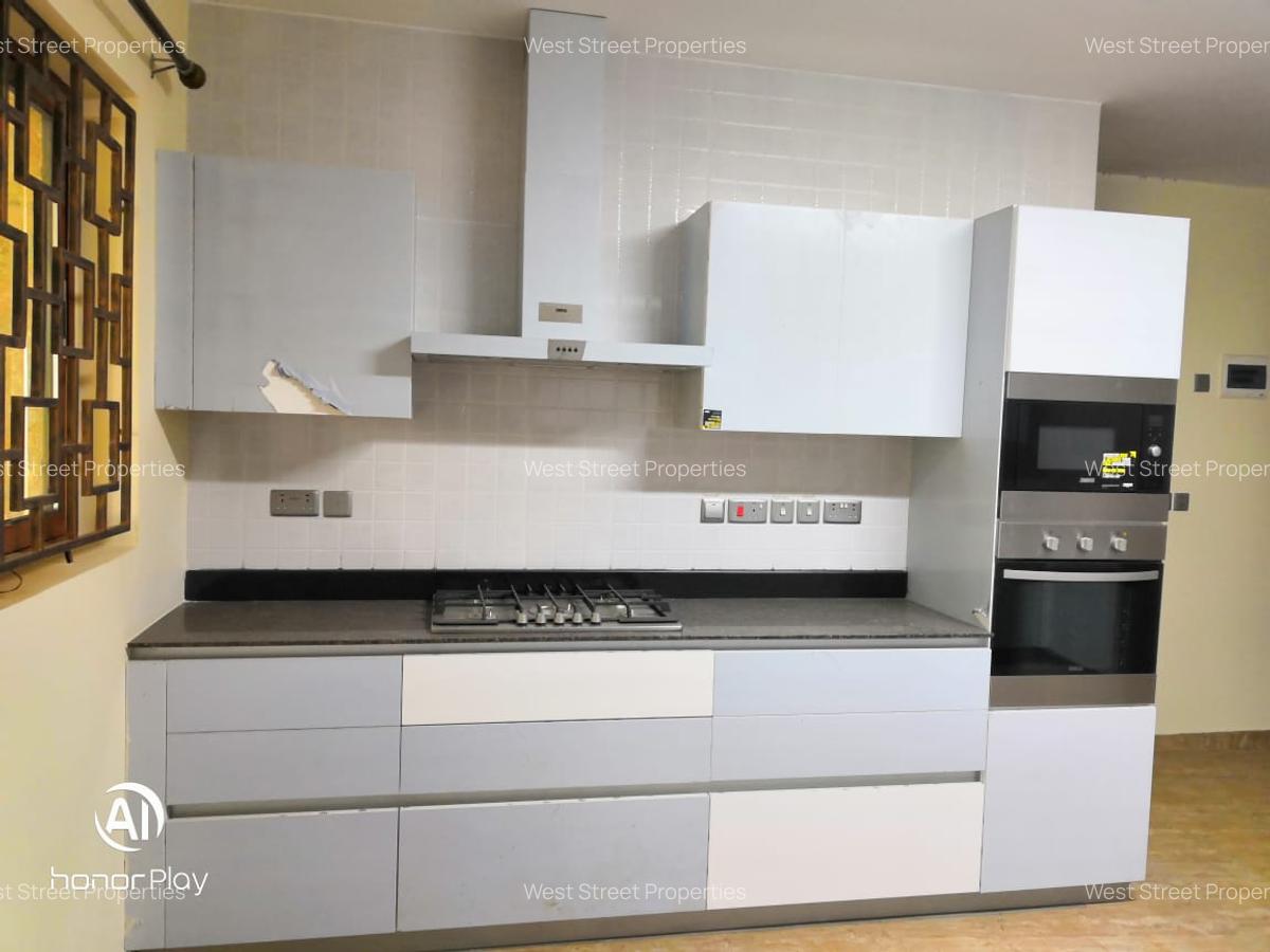 5 Bed Villa with En Suite at Lavington - 4