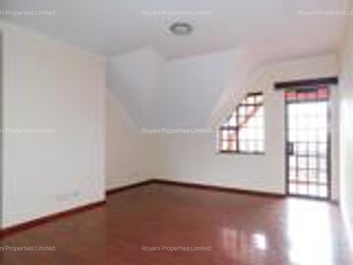 3 Bed Apartment with En Suite in Kiambu Road - 2