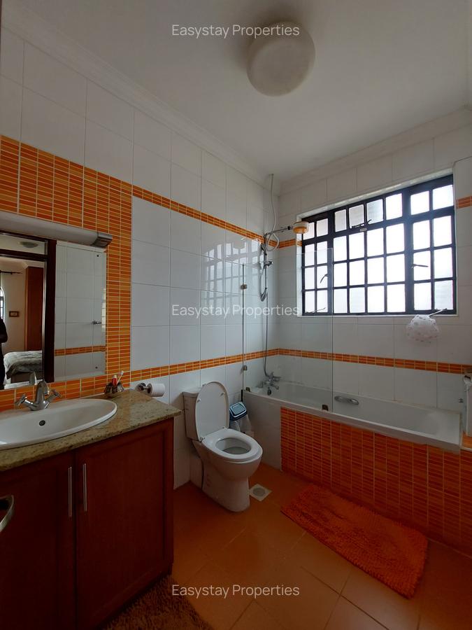 4 Bed Townhouse with En Suite in Lavington - 12