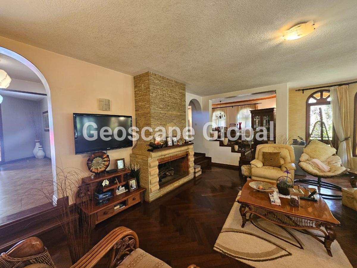 5 Bed House with En Suite in Runda - 6