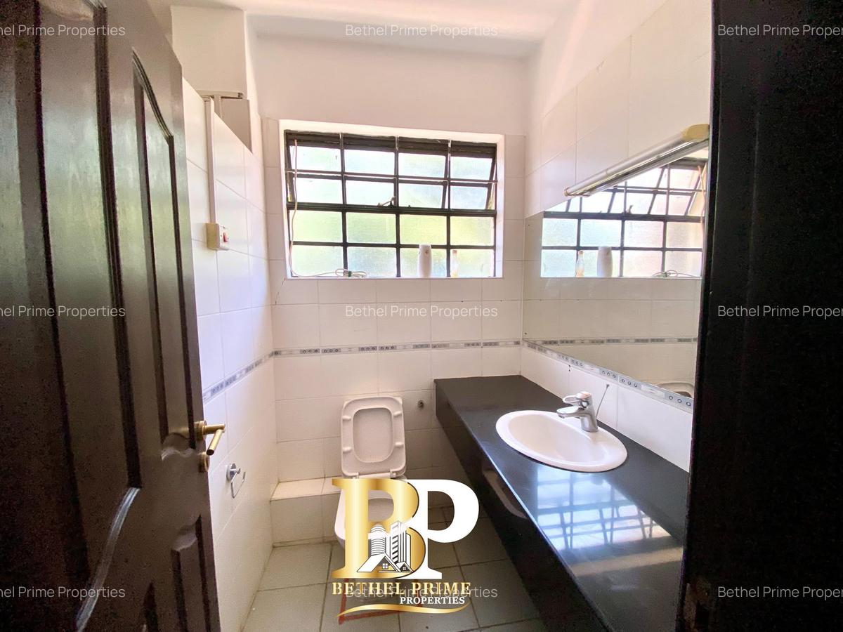 3 Bed Apartment with En Suite in General Mathenge - 14