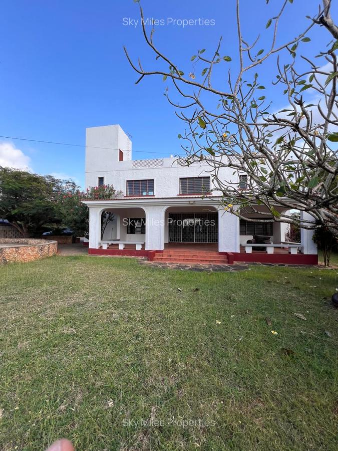4 Bed House with Swimming Pool at Go-Kart Mombasa - 15