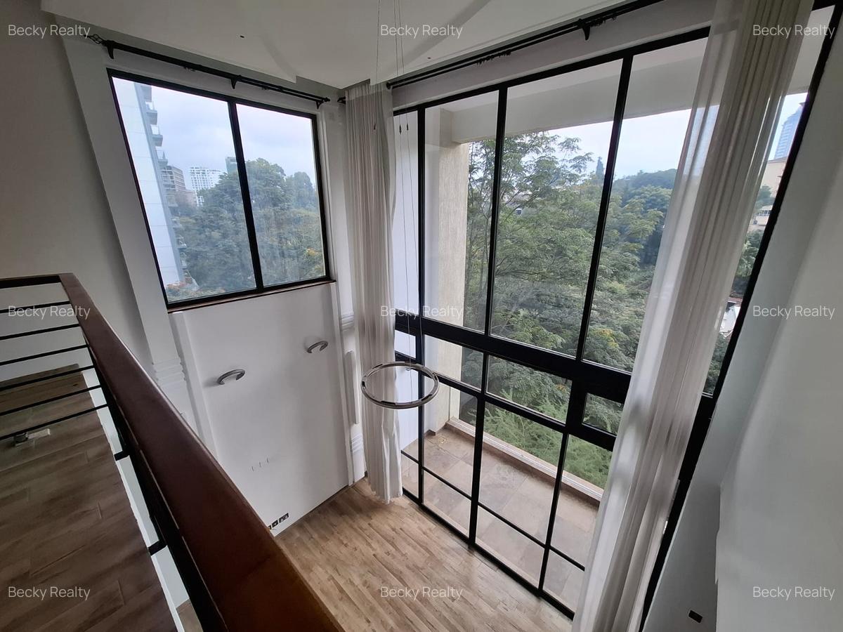 4 Bed House with En Suite at Riverside Drive - 1