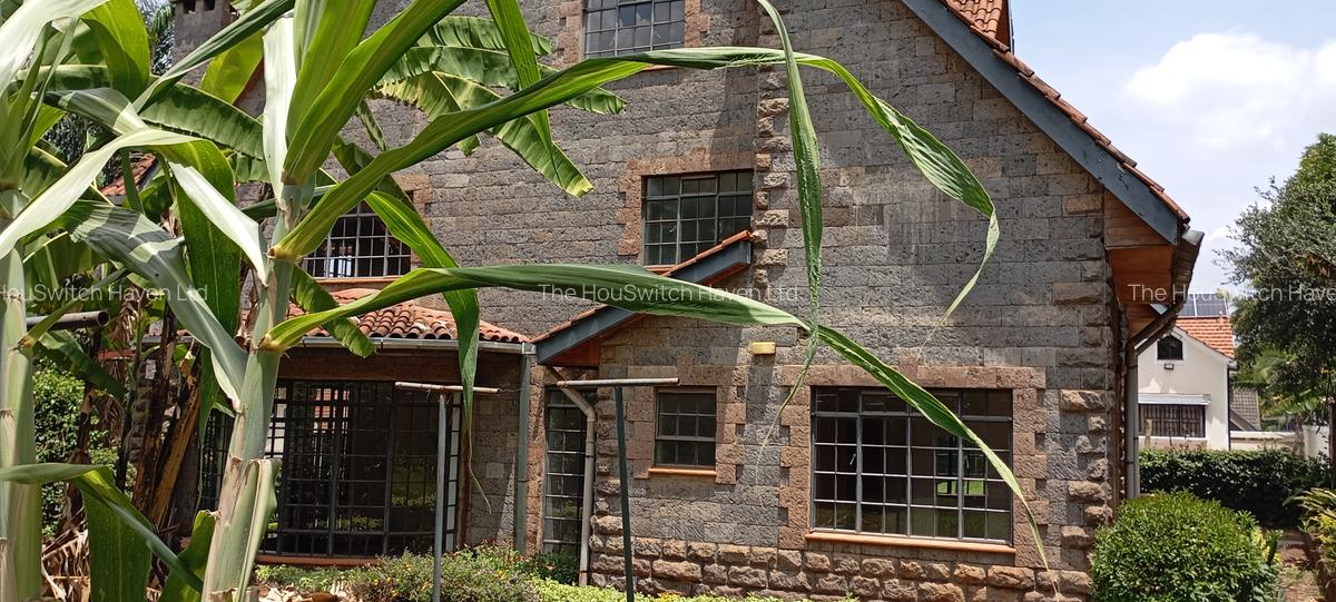 5 Bed Townhouse with En Suite at Convent Drive - 2