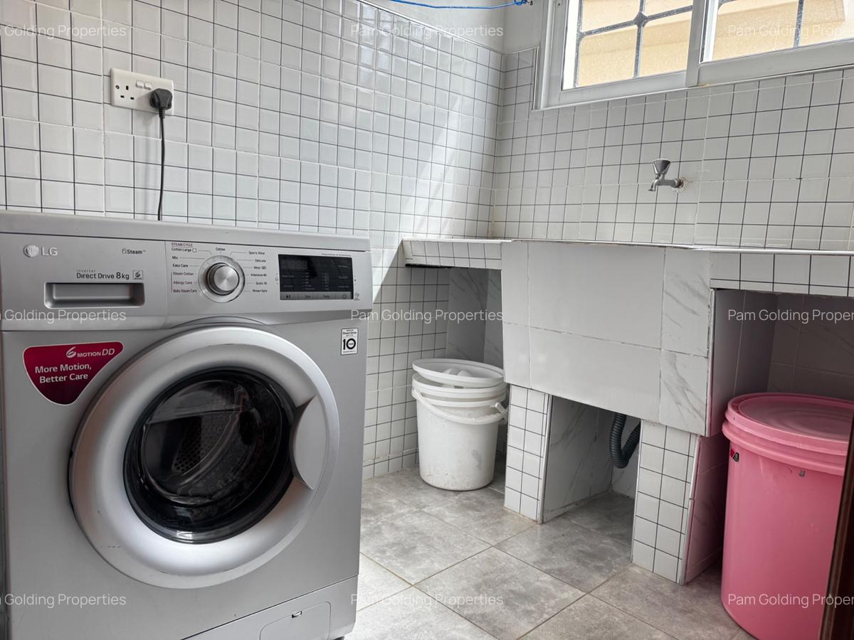 2 Bed Apartment with En Suite in Riverside - 12