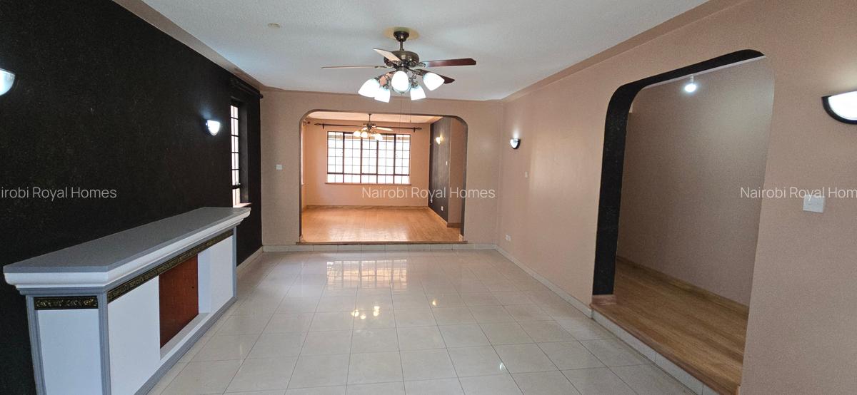 5 Bed Townhouse with En Suite at Lavington Road Green - 8