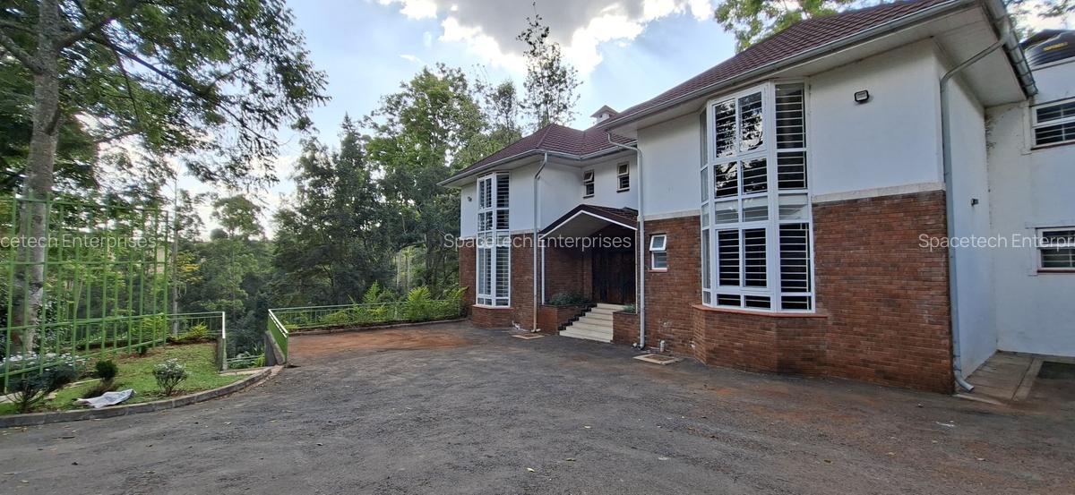 5 Bed Townhouse with En Suite in Rosslyn - 3