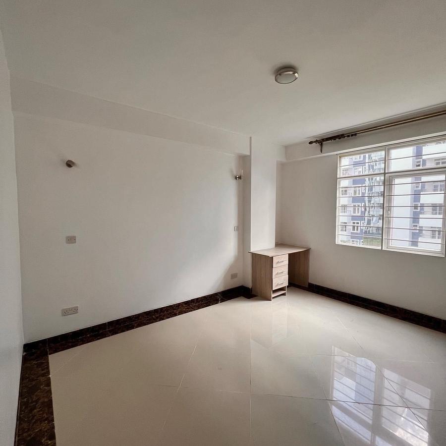 3 Bed Apartment with En Suite in Lavington - 10