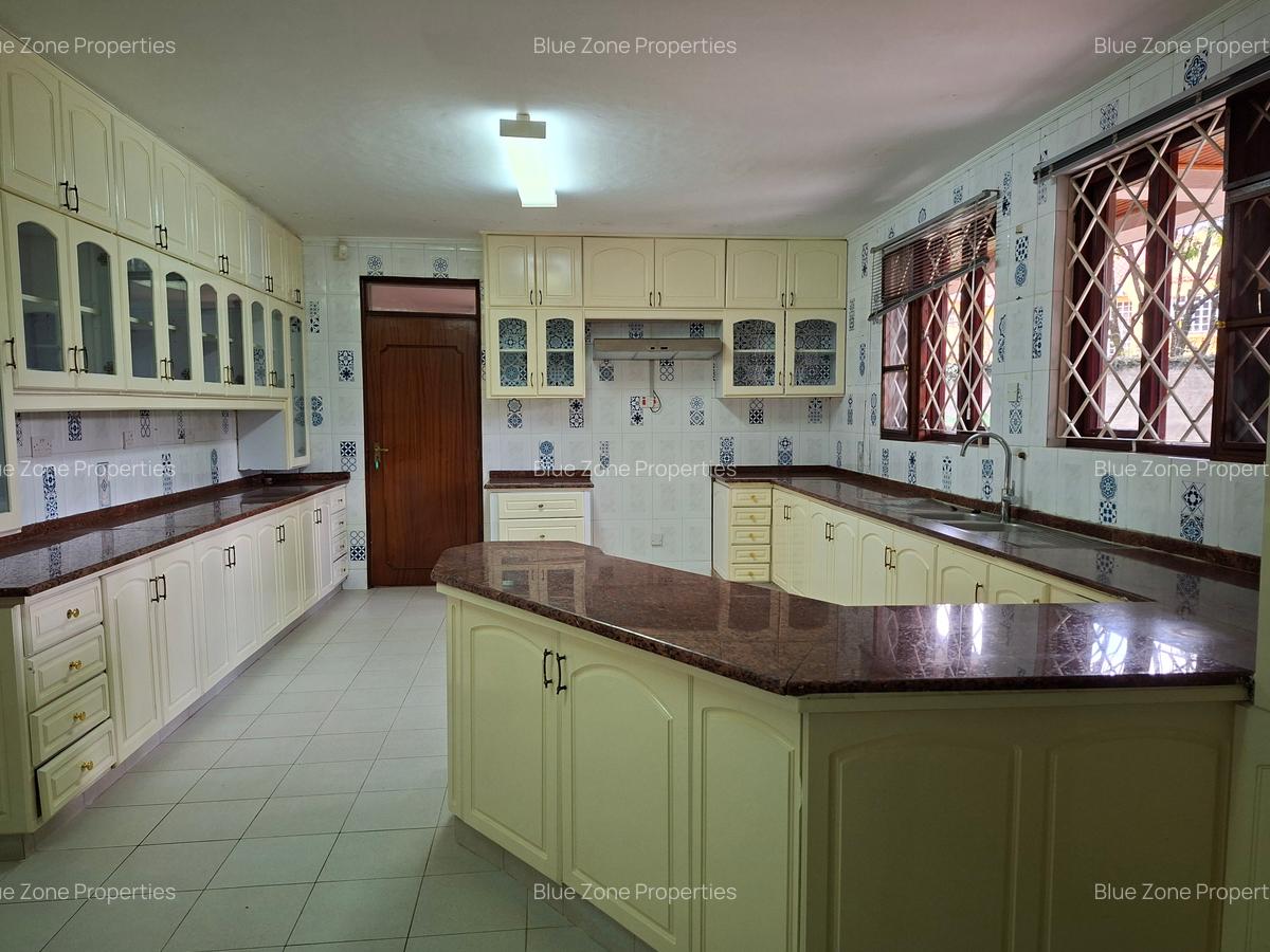 4 Bed House with En Suite at Off Glory Rd - 7