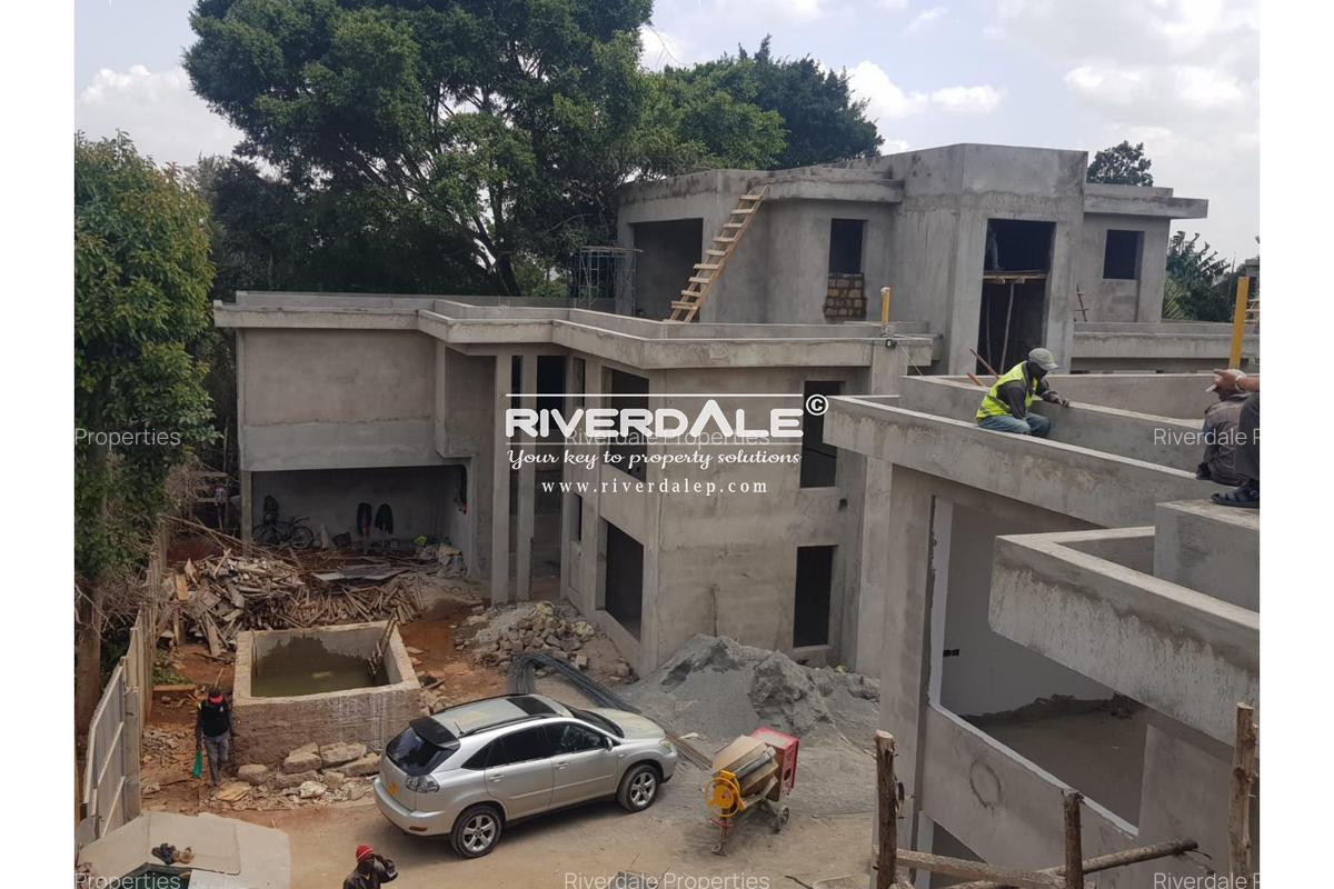 5 Bed Townhouse with En Suite in Kyuna - 3