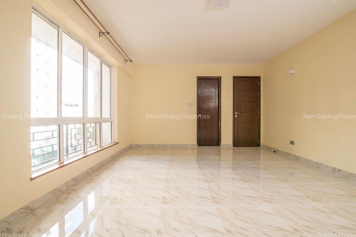 4 Bed Apartment with En Suite at 4Th Parklands - 20