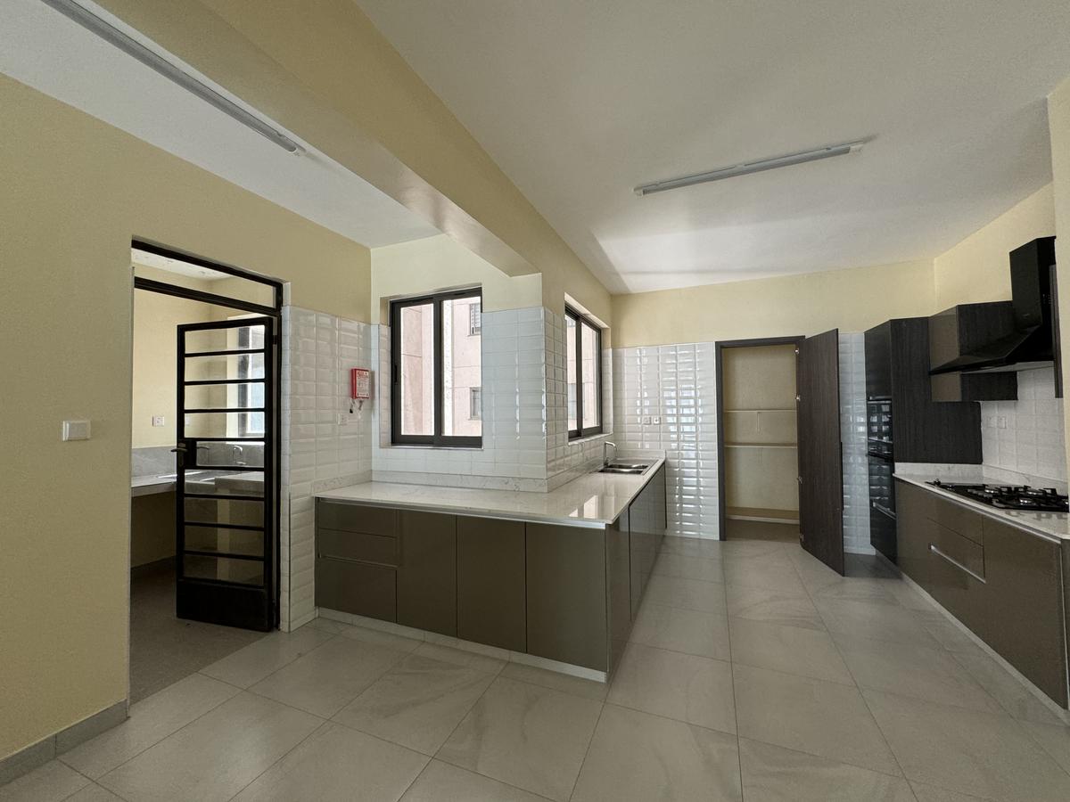 2 Bed Apartment with En Suite in General Mathenge - 6