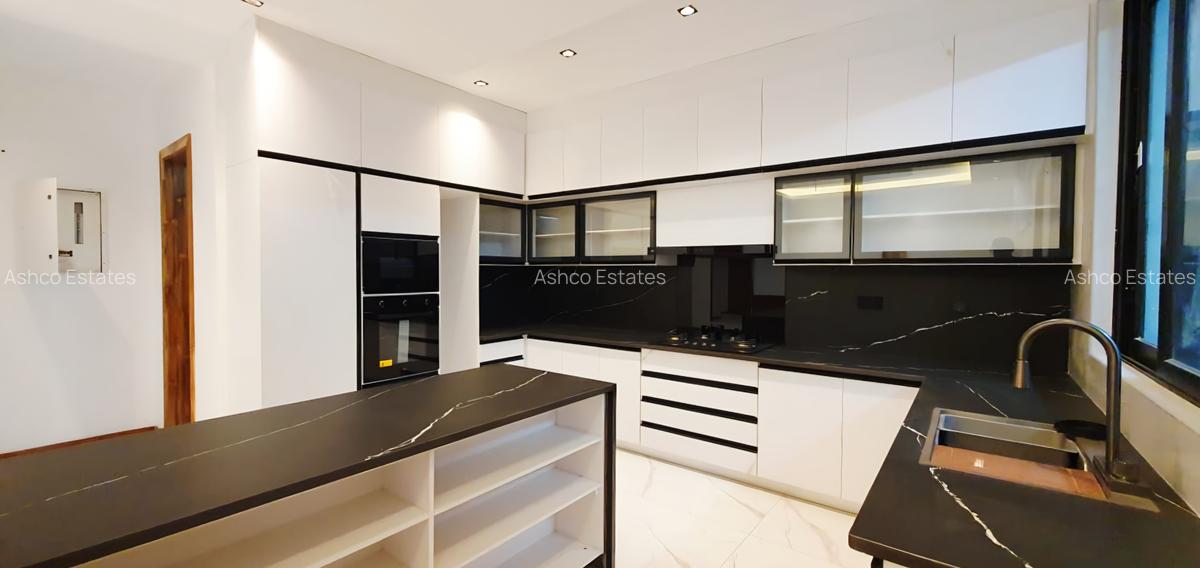 4 Bed Apartment with En Suite in Spring Valley - 6