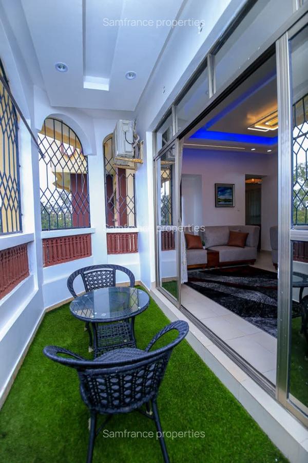 Serviced 4 Bed Apartment with En Suite at Sunset - 8