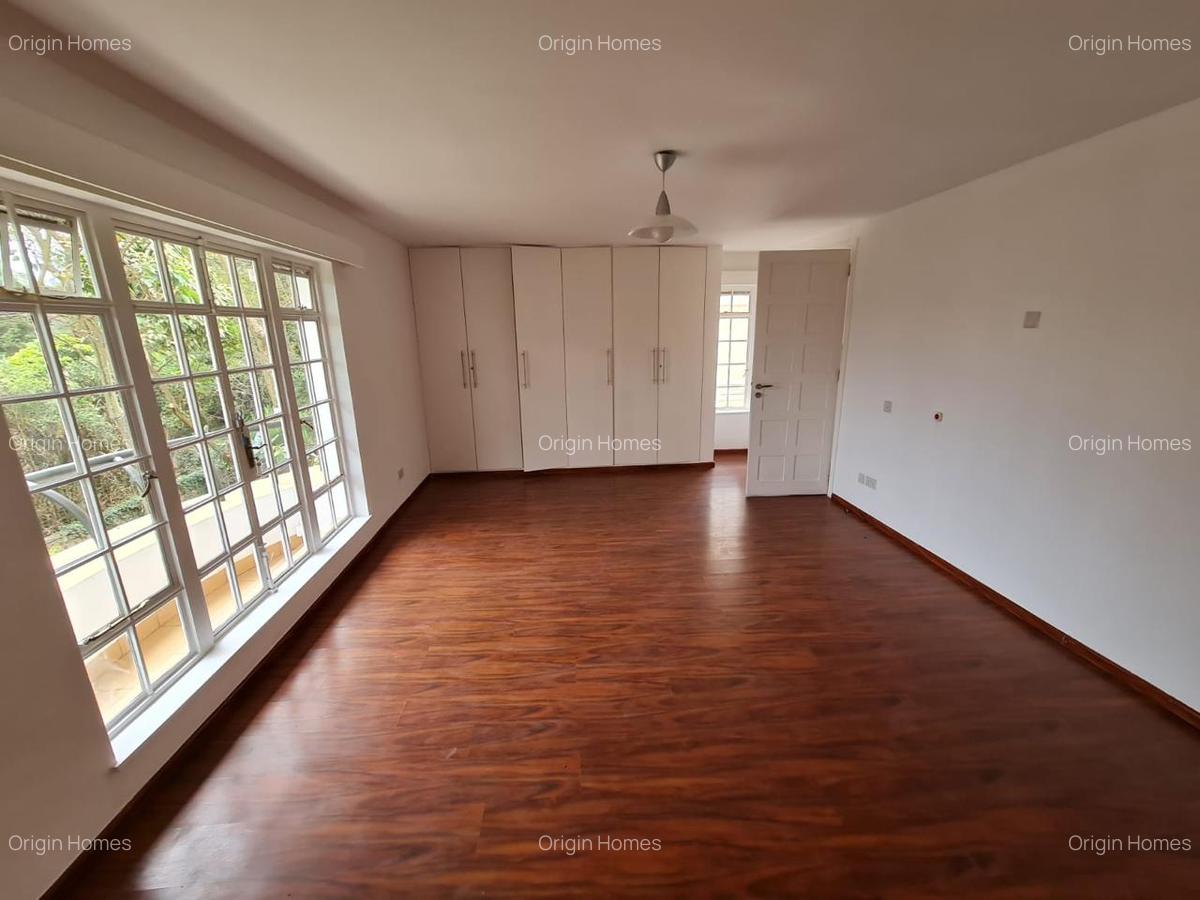 5 Bed Townhouse with En Suite at Spring Valley - 9