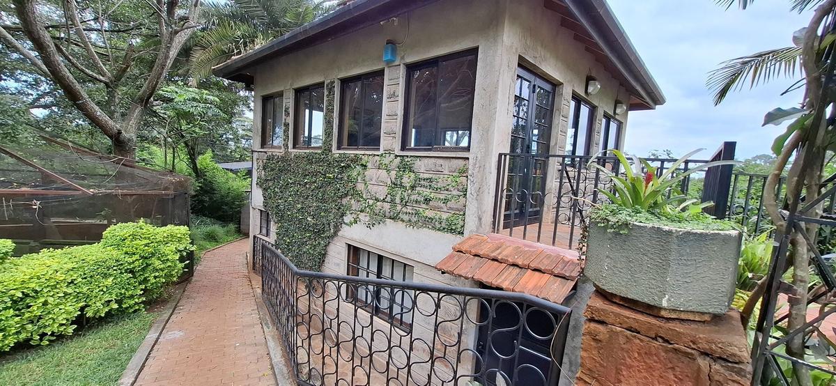 1 Bed House with En Suite in Ridgeways - 9