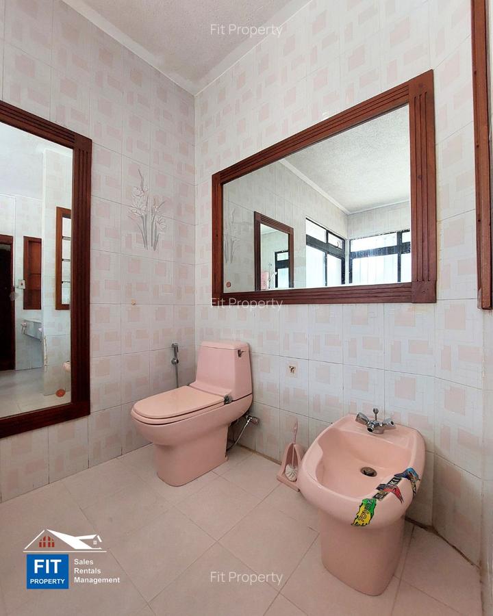 5 Bed House with En Suite in Muthaiga - 16