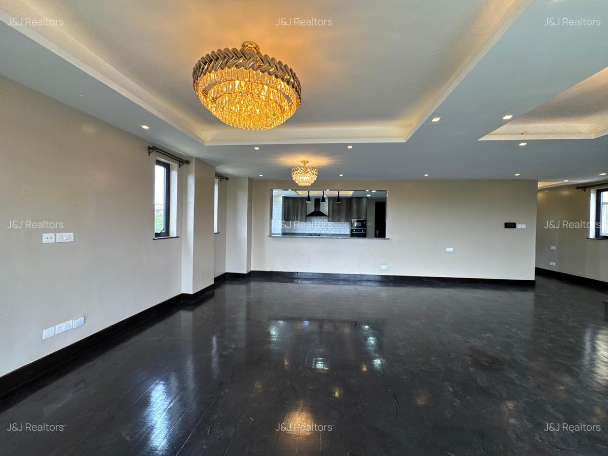 3 Bed Apartment with En Suite in Lavington - 10