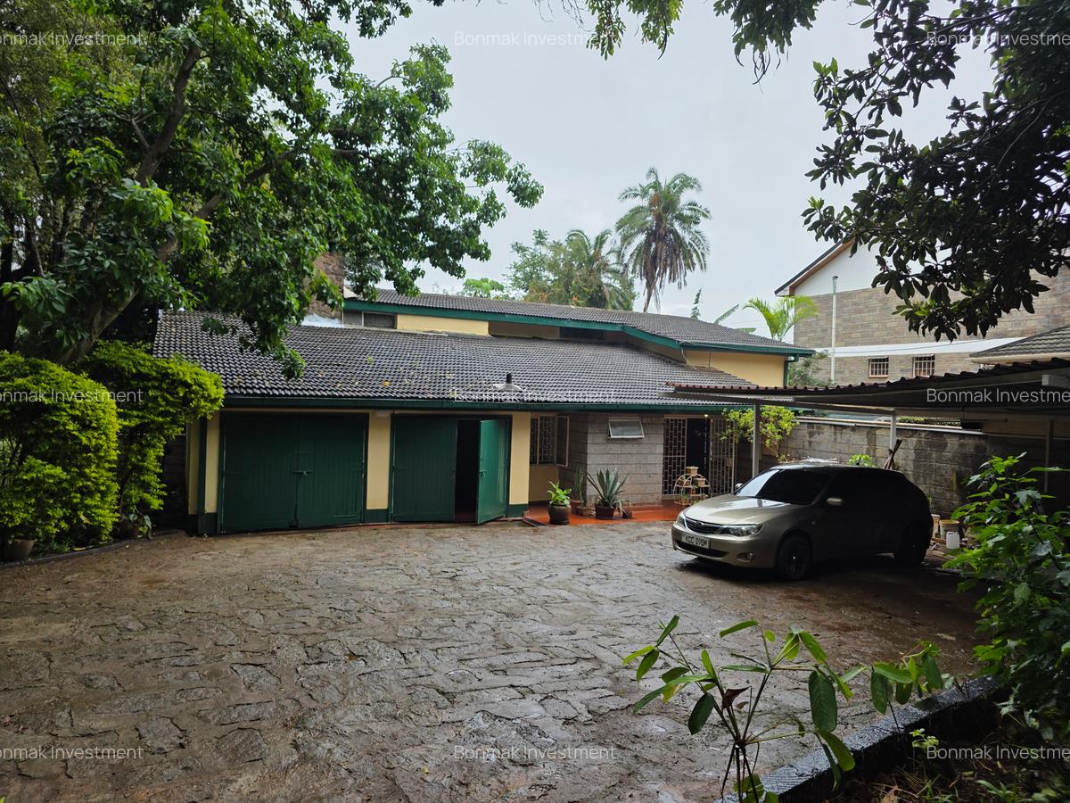4 Bed House with En Suite at Lavington Green. - 5
