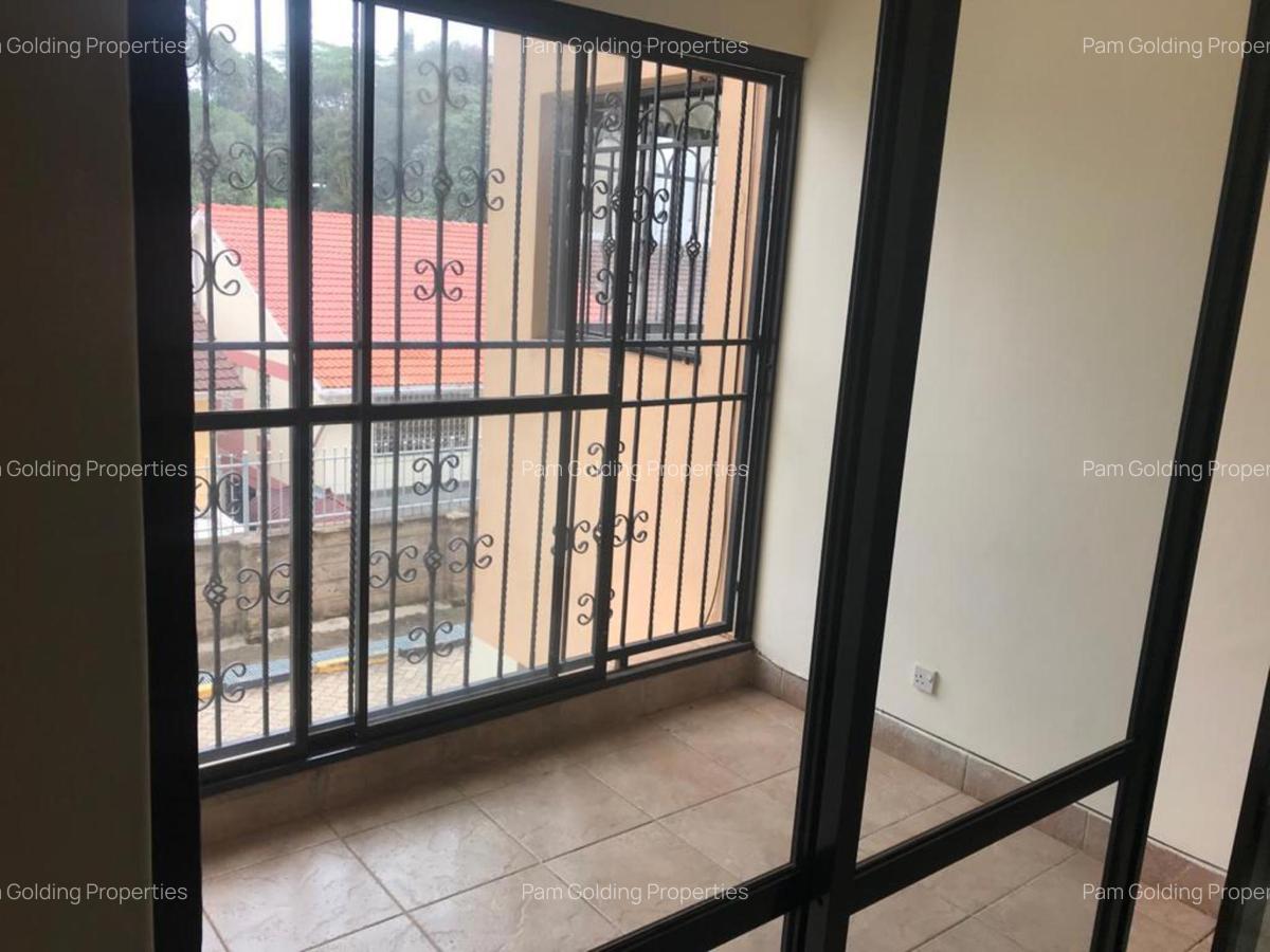 3 Bed Apartment with En Suite in Westlands Area - 11