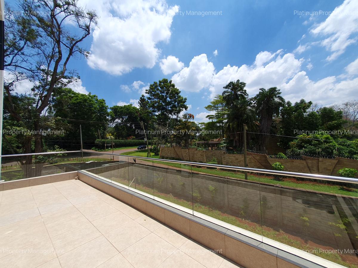 4 Bed Townhouse with En Suite in Kyuna - 13