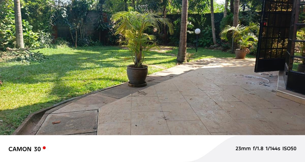 5 Bed Townhouse with En Suite in Lavington - 2