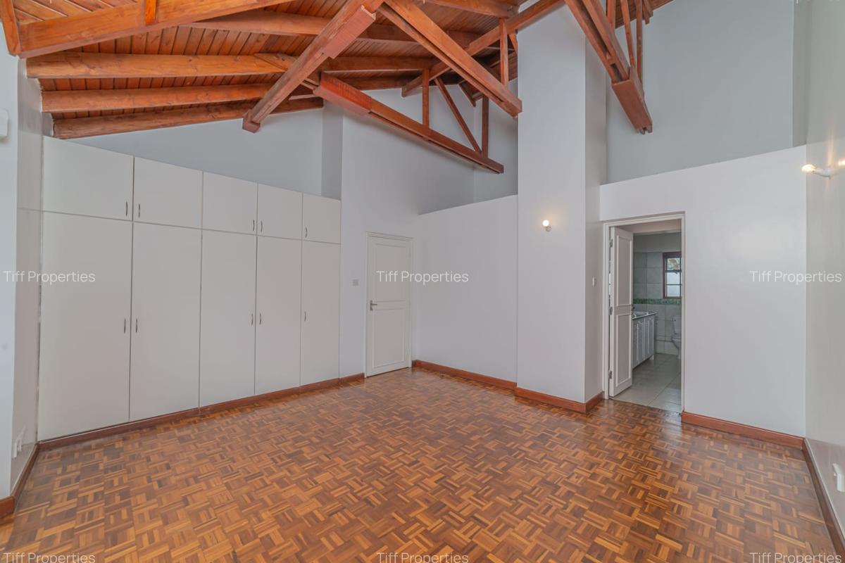 3 Bed Townhouse in Runda - 14