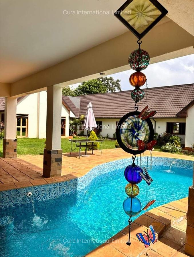 5 Bed House with En Suite in Ridgeways - 7