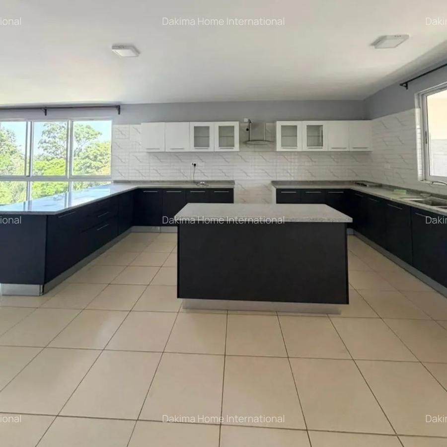 4 Bed Apartment with En Suite in General Mathenge - 2