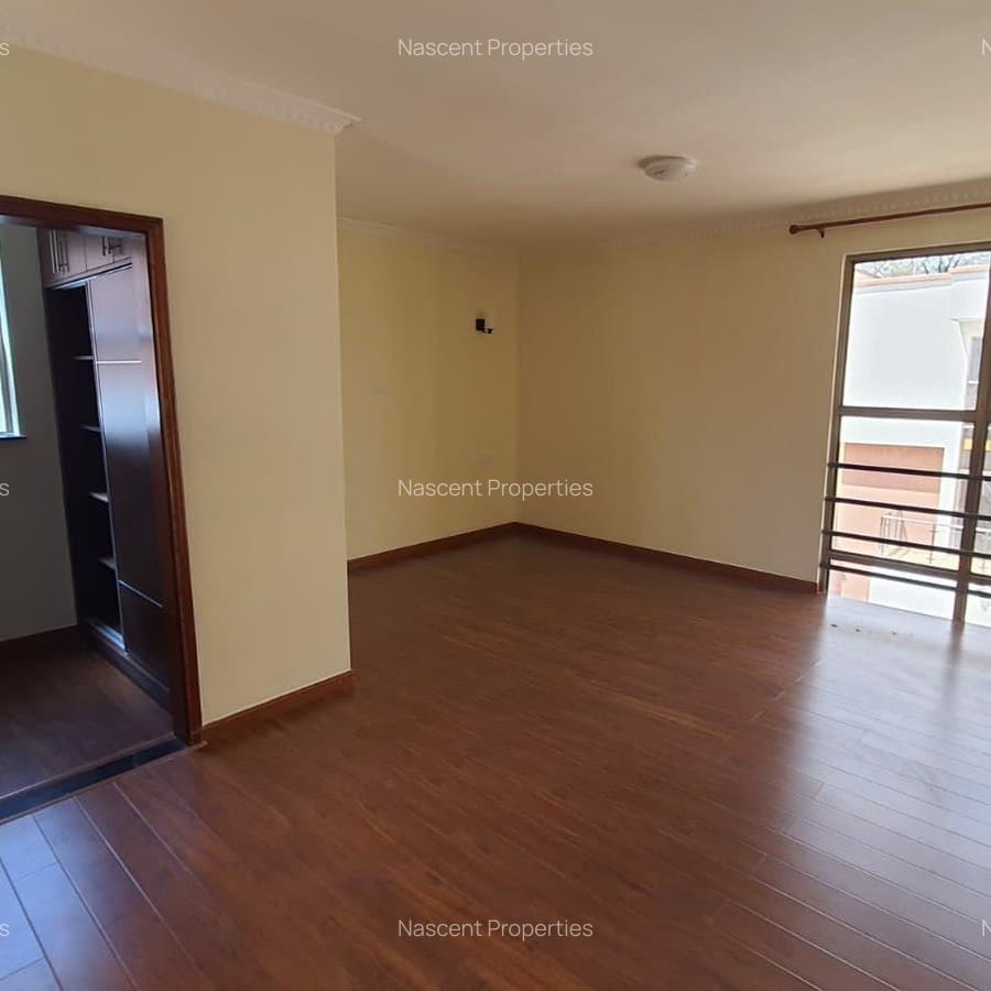 5 Bed Townhouse with En Suite in Lavington - 16