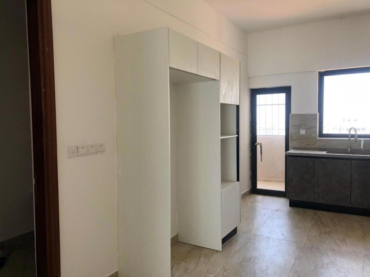 3 Bed Apartment with En Suite at Oceanic Road - 8