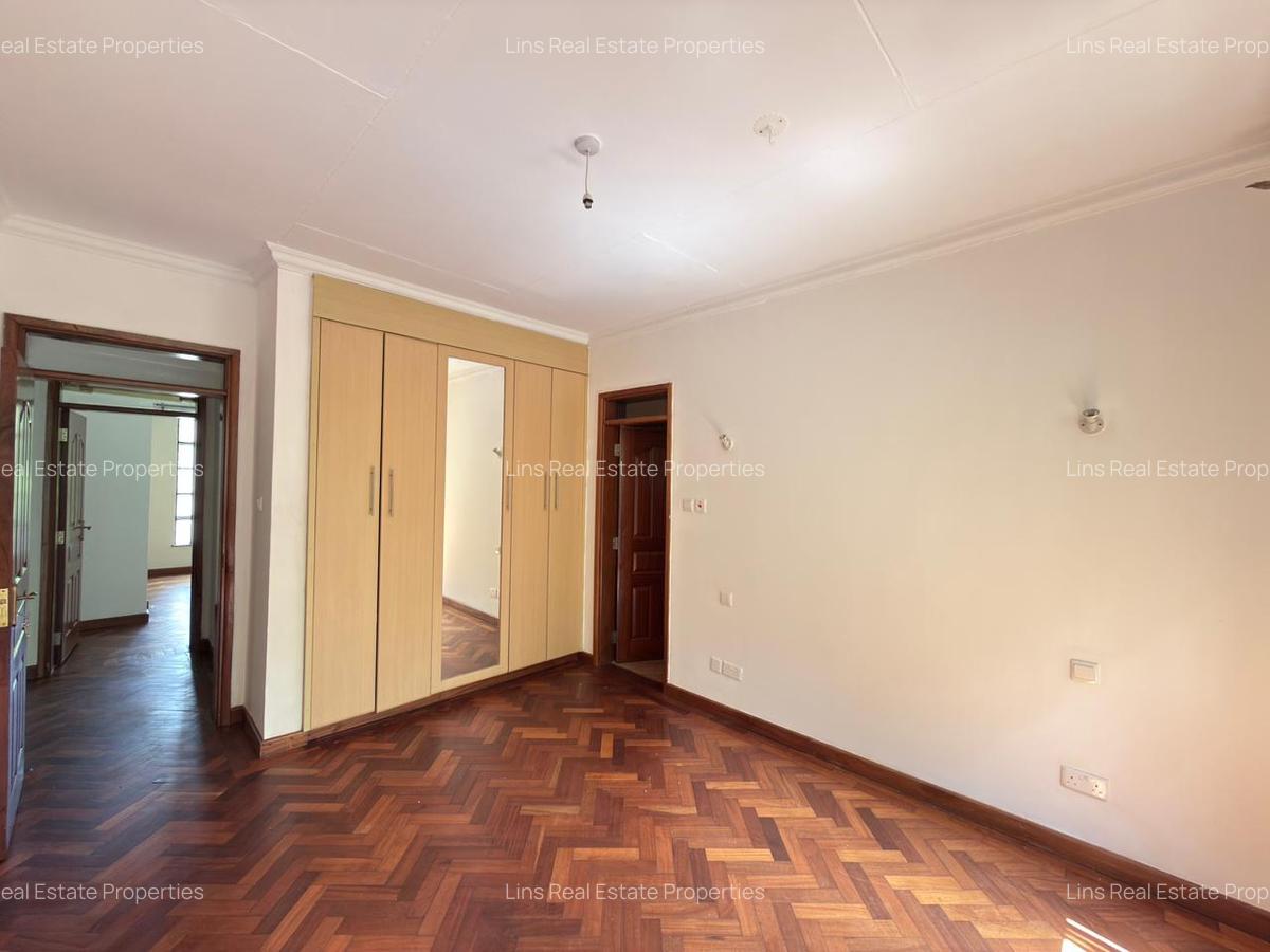 4 Bed House with En Suite in Karen - 9