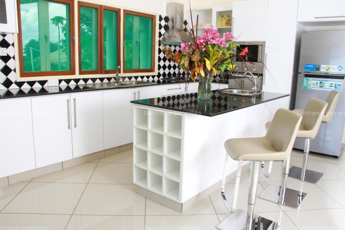 5 Bed Villa with En Suite at Vipingo - 15