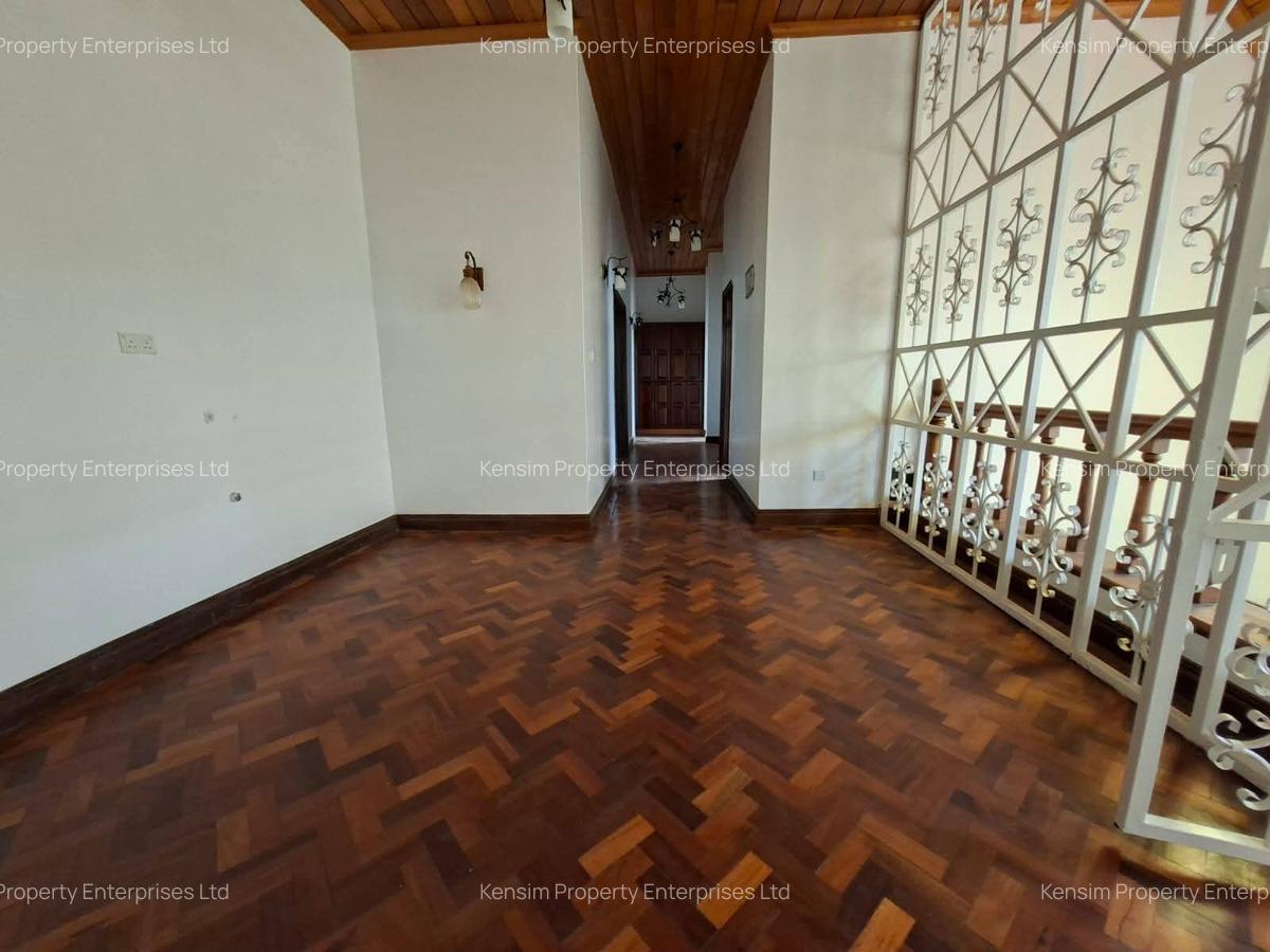 5 Bed House with En Suite in Runda - 9